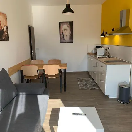 Oeregtoelgy Apartment Szár