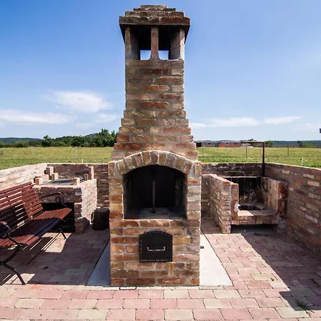 Oeregtoelgy Apartment